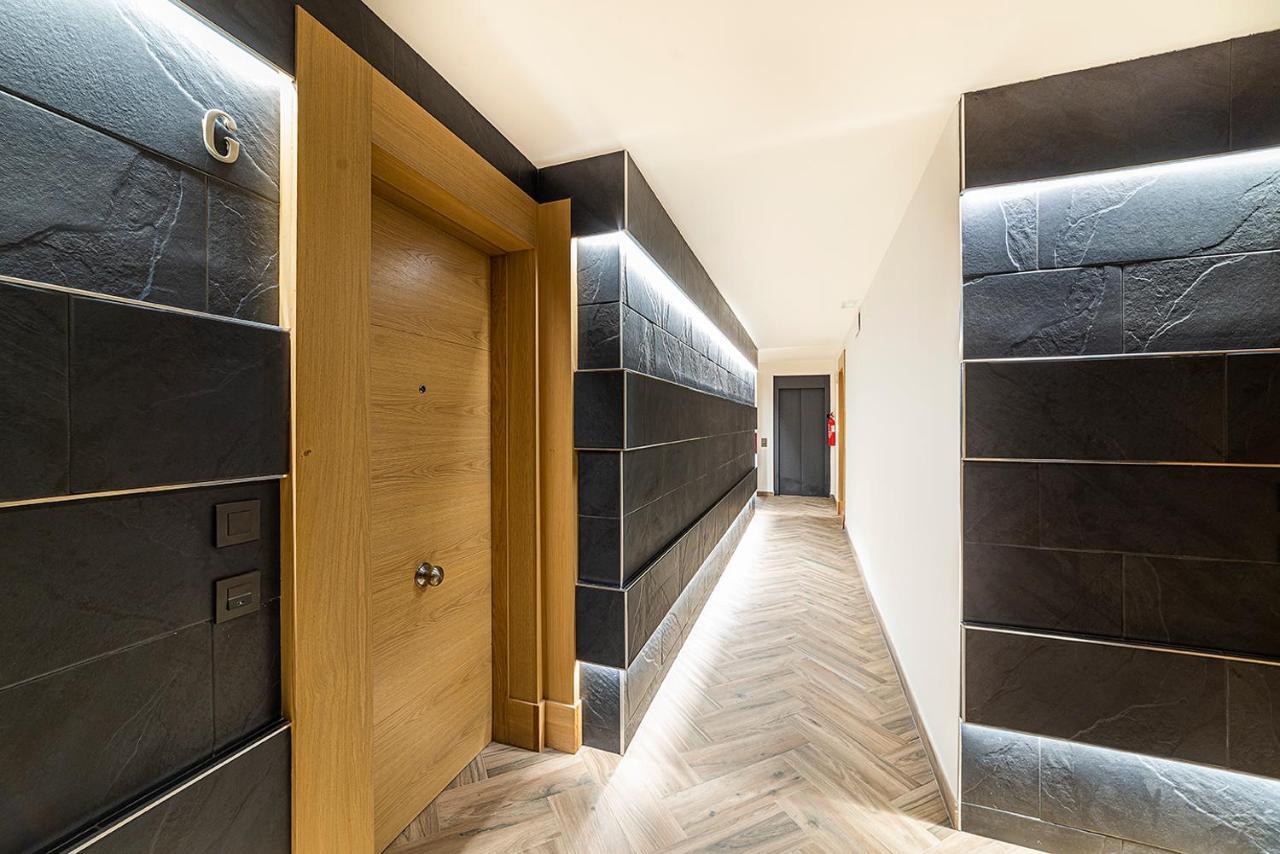 Magdalena Plaza Apartment Sevilla Bagian luar foto